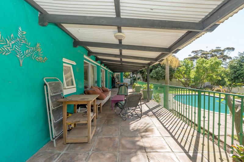 4 Bedroom Property for Sale in The Meadows Western Cape